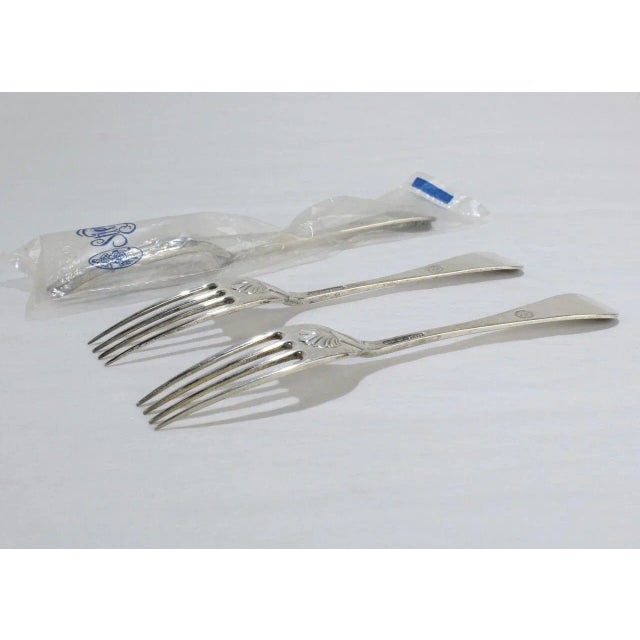 Queen Anne 20th Century Stieff Queen Anne Williamsburg Sterling Silver Dinner Forks - Set of 3. For Sale - Image 3 of 10