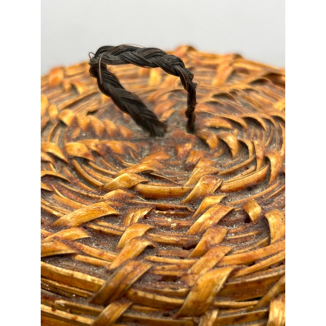 Apache Tus Pitch-Coated Lidded Basket With Horsehair Handles, C. 1940–1950 For Sale - Image 12 of 18