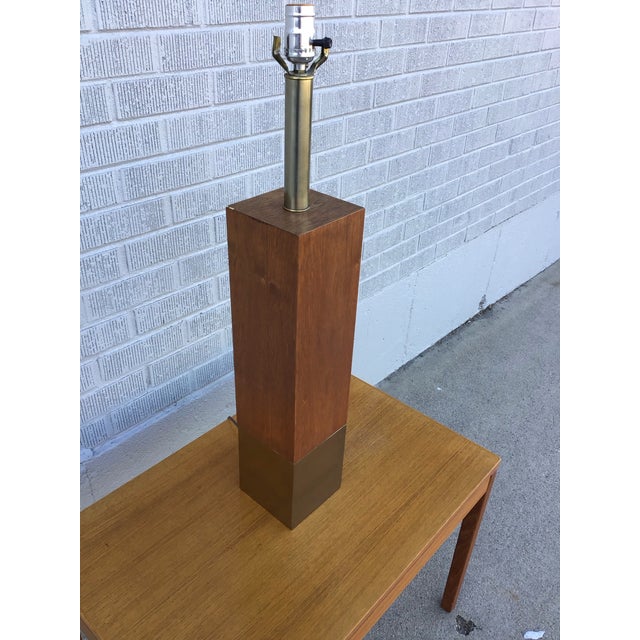 Vintage Laurel Walnut and Brass Table Lamp For Sale In Denver - Image 6 of 12