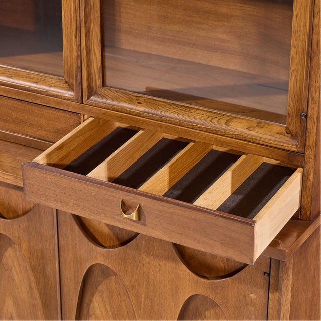Broyhill Brasilia Mid Century Walnut and Brass Credenza With Hutch For Sale - Image 9 of 13