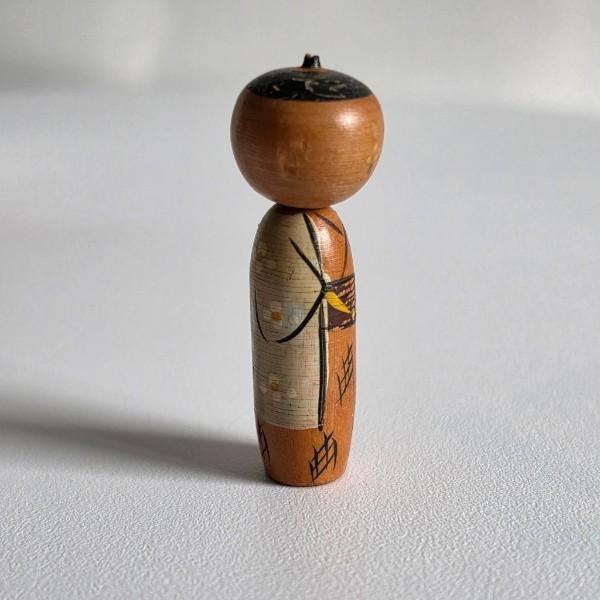 Vintage 1960s Japanese Miniature Kokeshi Dolls - Articulated Wooden Trio For Sale - Image 12 of 18