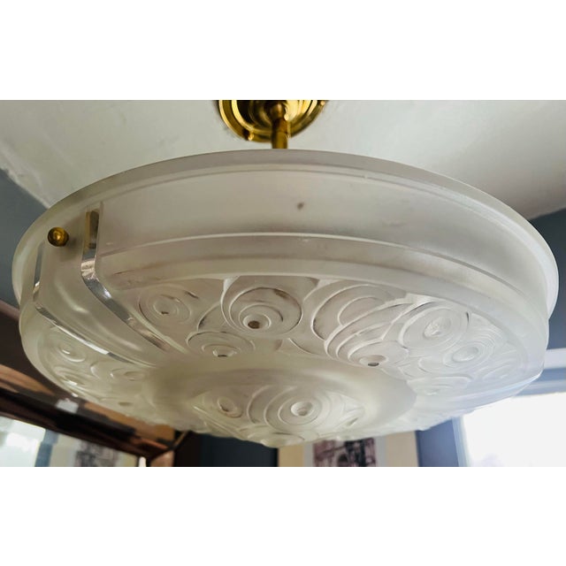 Brass 1930s Signed Sabino France Art Deco Frosted Glass Plafonnier Chandelier – Sculptural 3-Light Pendant For Sale - Image 8 of 10