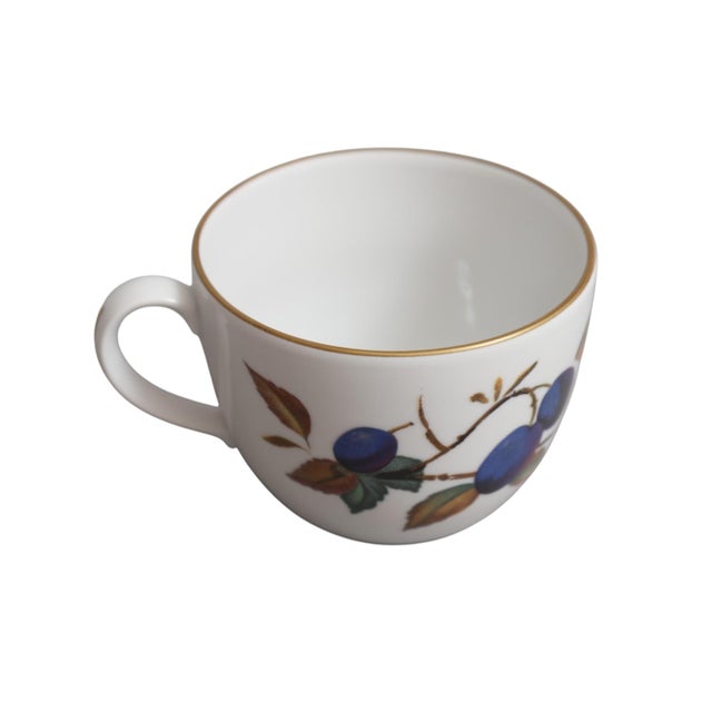 1960s Royal Worcester English Porcelain Evesham Teacups and Saucers by Royal Worcester - 12 pcs For Sale In Tampa - Image 6 of 10
