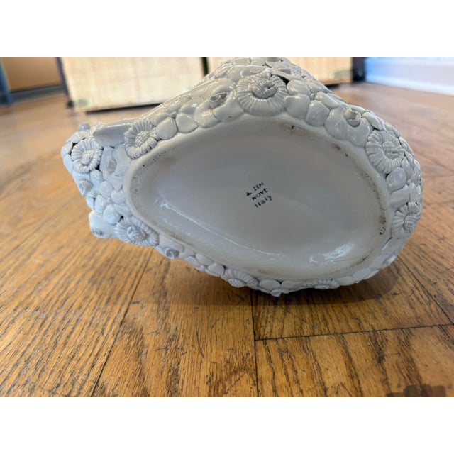 This ceramic swan was produced in the style of Fiori Blanco, by the Italian artist designer Antonio Zen. It was made in...