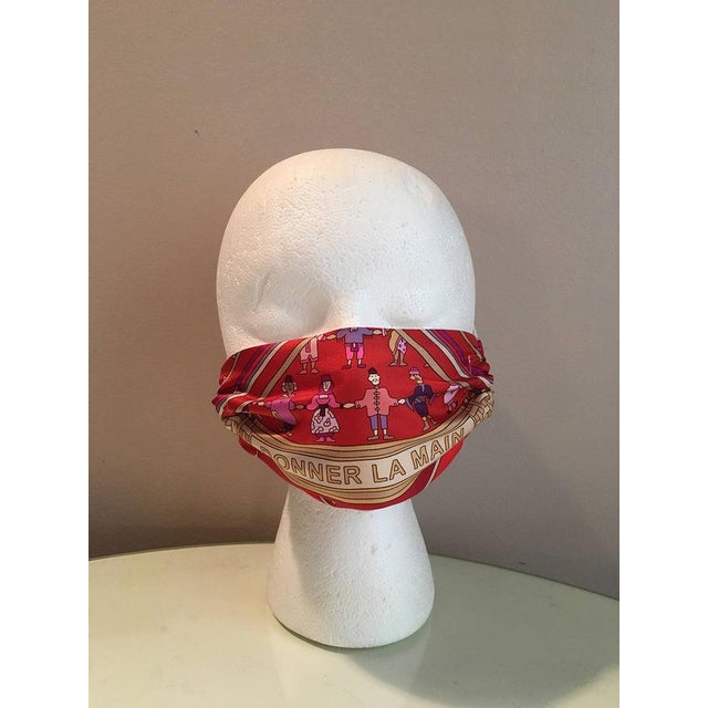 Hermès Hermes Vintage Handmade Donner La Main Silk Scarf Surgical Face Mask For Sale - Image 4 of 7