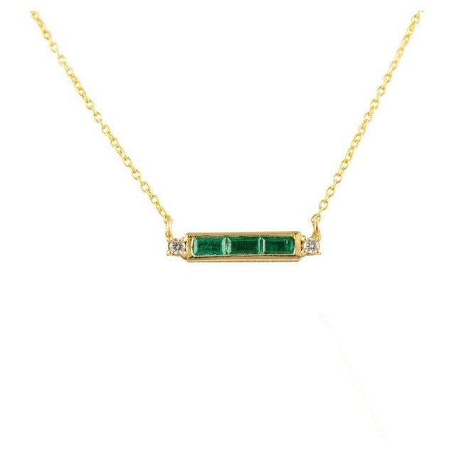 14k Solid Yellow Gold Diamond Emerald Baguette Bar Necklace For Sale - Image 4 of 9