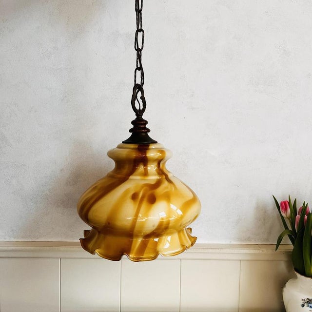 Vintage pendant ceiling lamp / pendant with scalloped edge lampshade / farmhouse rustic style. Special pendant ceiling...