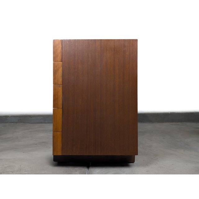 Mid-Century Modern Mid Century Modern Walnut & Mahogany 10-Drawer Dresser, c.1960s For Sale - Image 3 of 18