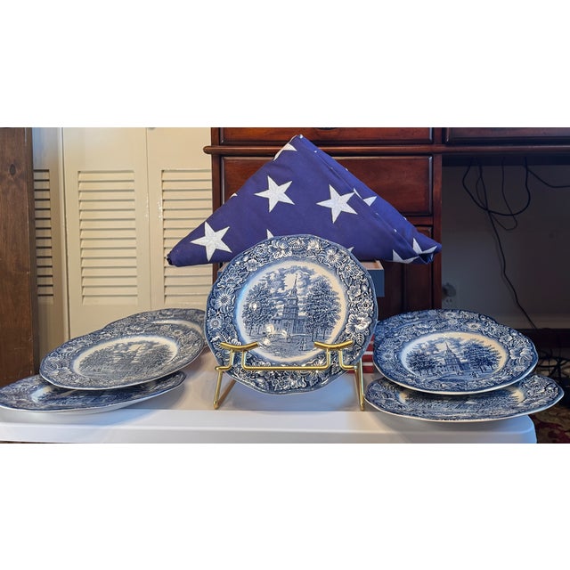 American 1970s Liberty Blue “Independence Hall” Ironstone Plates | English Transferware Americana Wall Collection - Set of 7 For Sale - Image 3 of 14