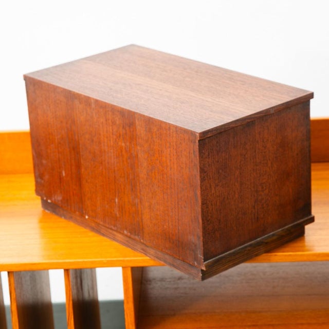 Brown 20thC Mid Century Modern Jewelry Chest Three Drawer Walnut Drawer Ricardo Lynn & Co For Sale - Image 8 of 12