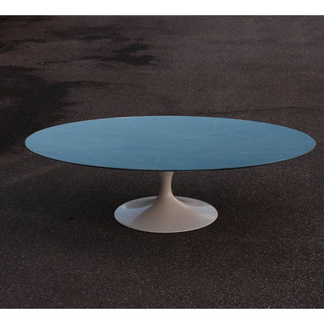 Table Basse Knoll by Eero Saarinen for Knoll Inc. / Knoll International, in Restored conditions. Designed 1970 to 1979...