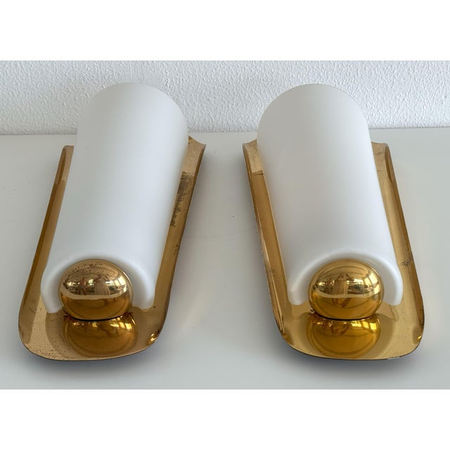 1950s Art Deco Wall Sconces in Brass & Opaline from Vereinigte Werkstätten, 1950s, Set of 2 For Sale - Image 5 of 18