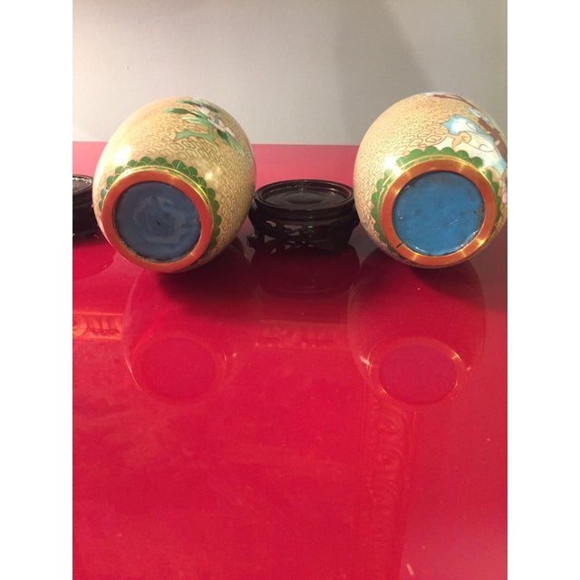 1920s Chinese Cloisonné Vases in Enamel and Gild, 1920 For Sale - Image 5 of 12