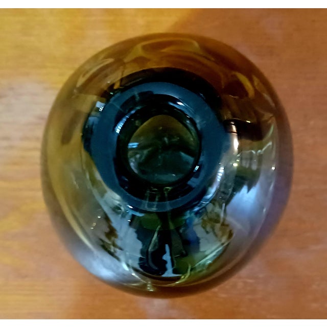 Signed 1968 Dominick Labino Emerald Green Luster Studio Art Glass Vase For Sale - Image 11 of 16