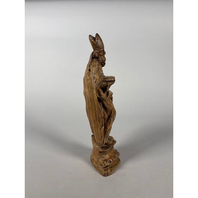 Sculpture, Saint Bishop, 17th century - 26 cm - Wood For Sale - Image 4 of 6