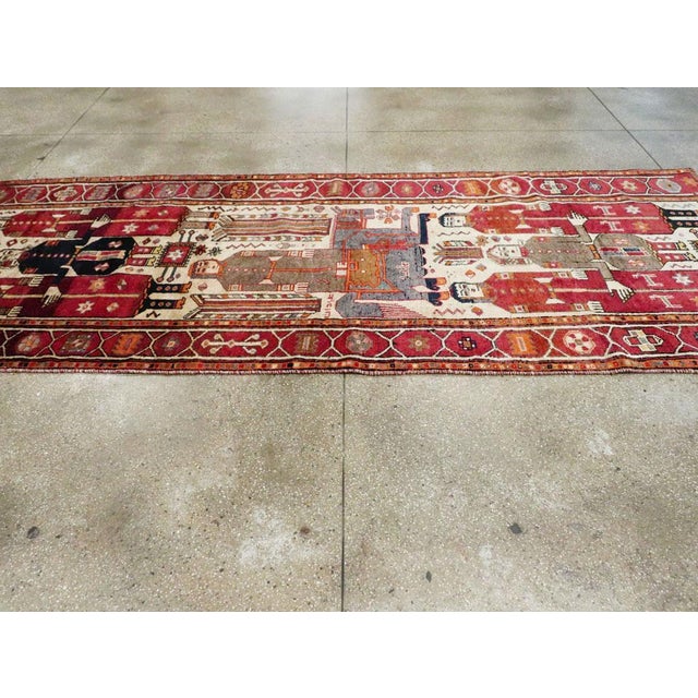 Galerie Shabab Collection Mid-20th Century Persian Pictorial Bakhtiari Tribal Gallery Rug For Sale In New York - Image 6 of 9