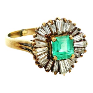 Vintage 14k Gold Emerald & Diamond Ballerina Ring, Circa 1980, Size 7 For Sale