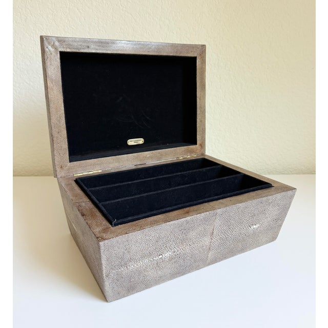 Large R & Y Augousti Shagreen Box With Bone Inlay, Late 20th Century For Sale - Image 11 of 18
