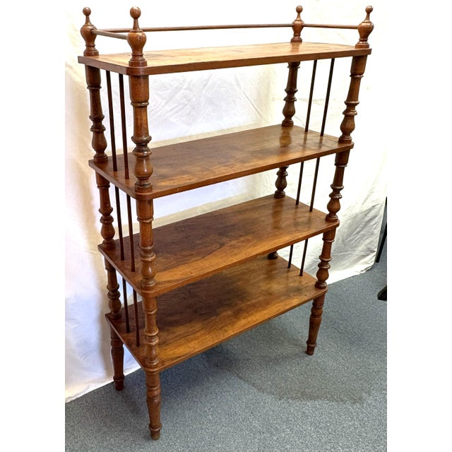 American Early 1900's Victorian Étagère With Turned Legs and Four Fixed Shelves For Sale - Image 3 of 18