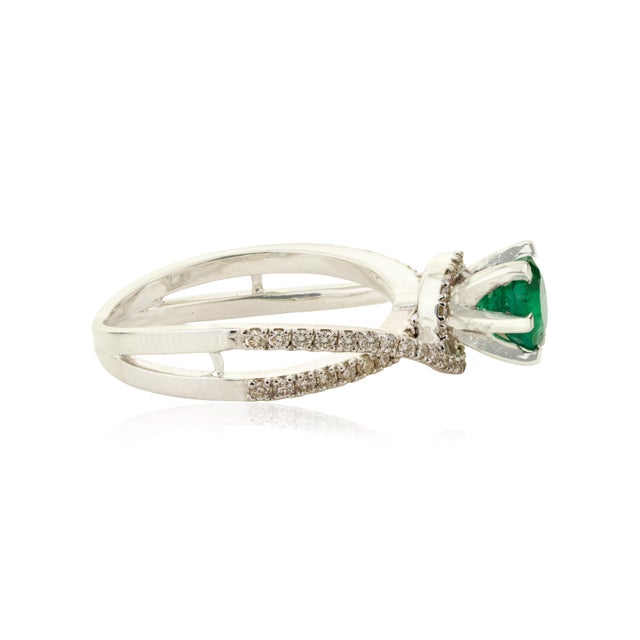 Art Deco Emerald & Diamond Crossover Cocktail Ring in 18k White Gold Size 6.5 For Sale - Image 9 of 16