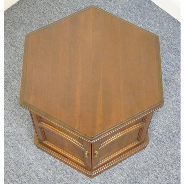 Late 20th Century Kling Colonial Cambridge Court Solid Cherry Traditional Style Hexagonal Storage Accent End Table in 36-8007 - 219 Finish For Sale - Image 5 of 13
