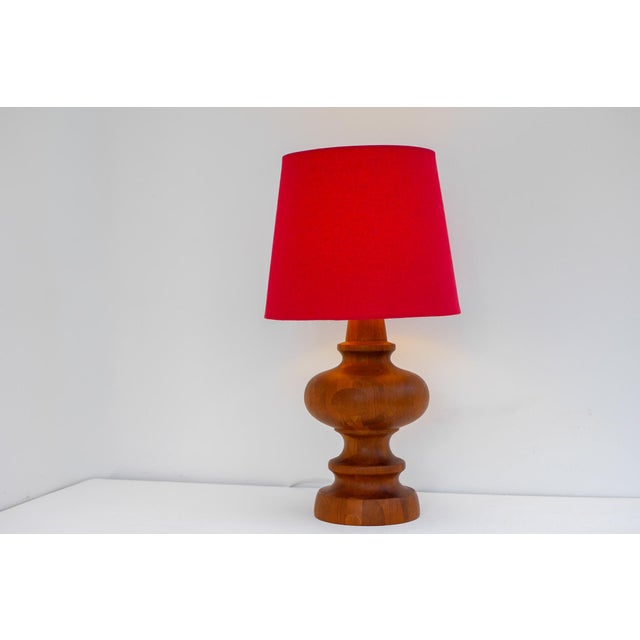 Wood Mid-Century Modern Scandinavian Oak Table Lamp from Möllers For Sale - Image 7 of 15