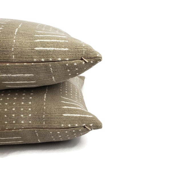 Contemporary Pindler Mudcloth in Natural Pillow Cover For Sale - Image 4 of 7