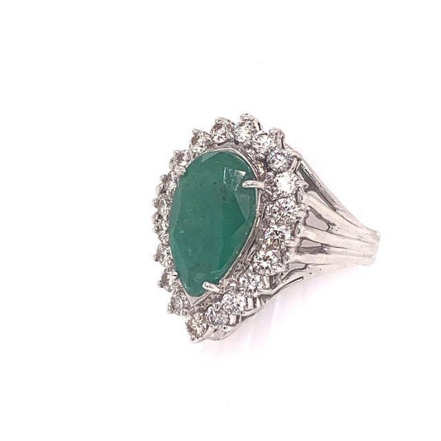 Green Diamond Emerald Ring 7.50 TCW 18 Karat GIA Certified, Size 6.5 For Sale - Image 8 of 10