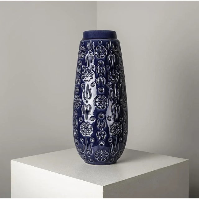 Vase, West Germany, 1960s, in Flawless conditions. Designed 1960 to 1969