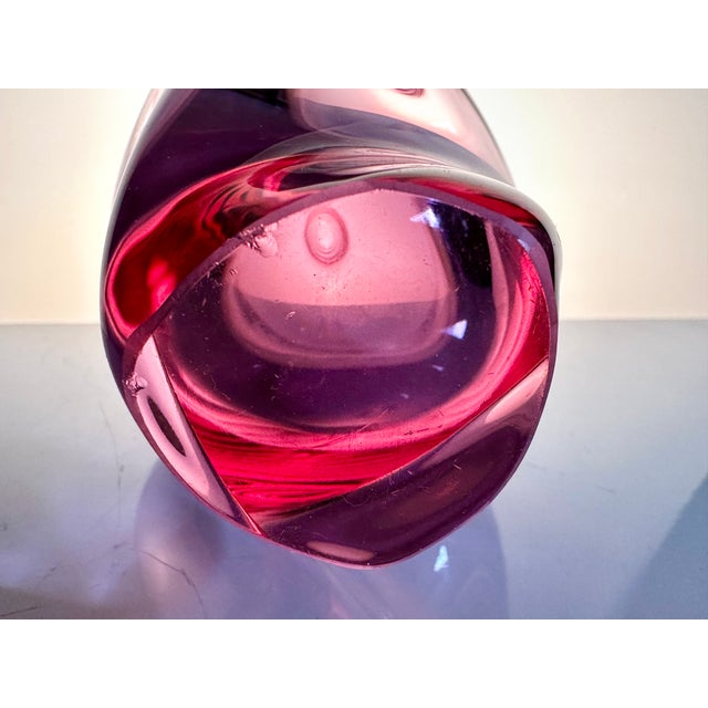 Pink Bohemian Alexandrite Glass Art Vase attributed to Miroslav Klinger for Železný Brod ZBS, Czechoslovakia, 1950s For Sale - Image 8 of 13