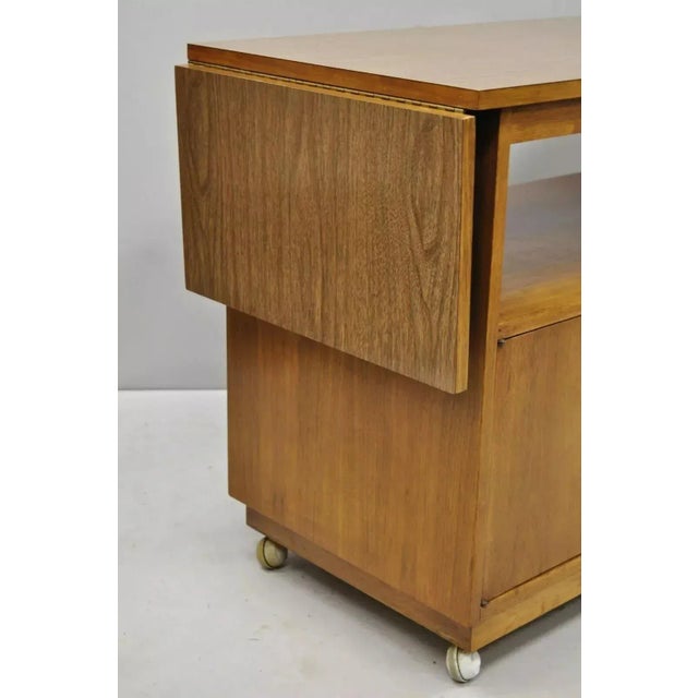Vintage Mid Century Modern Walnut Laminate Top Rolling Drop Leaf Bar Cart Server For Sale In Philadelphia - Image 6 of 11