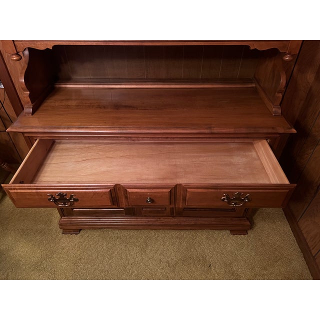 Vintage 1972 Heywood-Wakefield “Old Colony” Solid Rock Maple Buffet / Hutch For Sale In Providence - Image 6 of 10