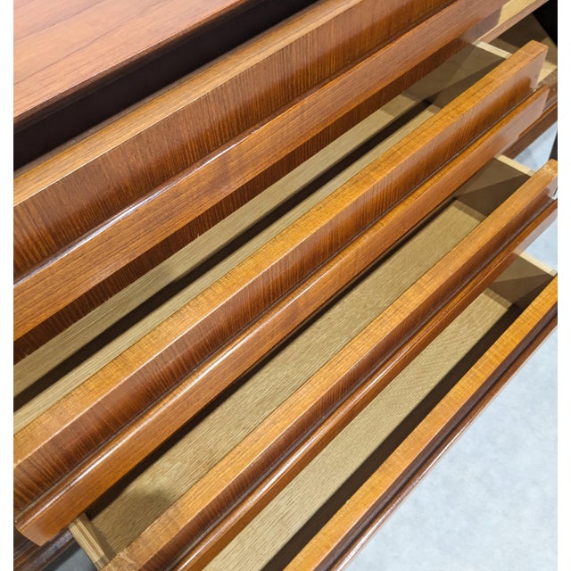 Vintage V-Form Sideboard, 1960s, in Flawless conditions. Designed 1960 to 1969