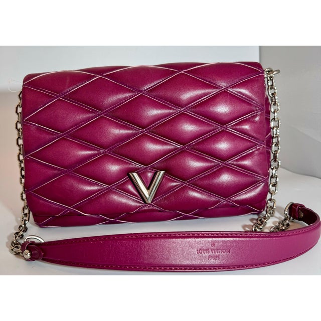 Louis Vuitton Louis Vuitton Lambskin Malletage GO-14 MM Bordeaux, Excellent Condition Like New For Sale - Image 4 of 18