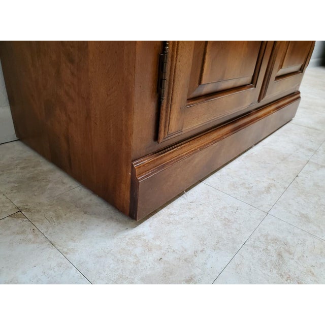 1990s Ethan Allen Bookcase French Country Display Cabinet Shell Carved Fin. 236 For Sale - Image 9 of 11