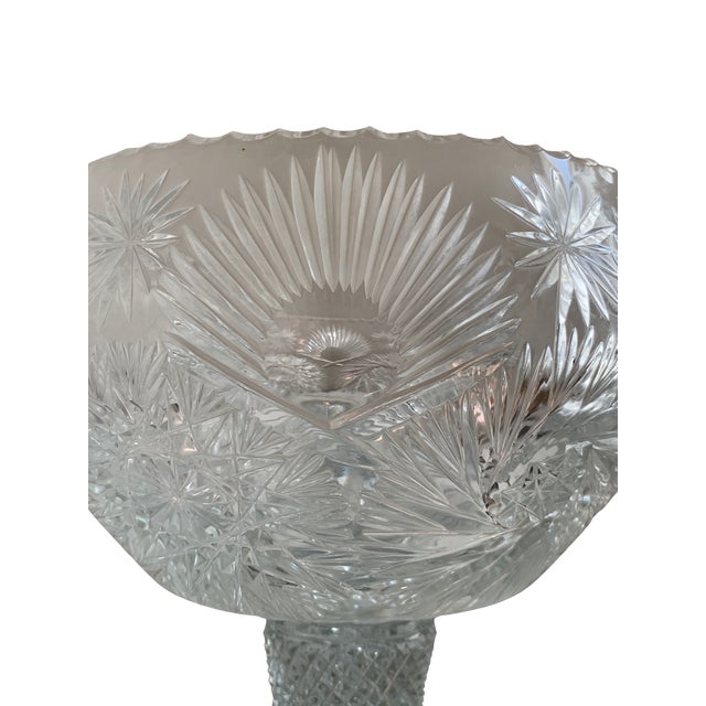 Early 20th-Century Eastern European Hand-Cut Crystal Starburst Pedestal Compote Centerpiece For Sale - Image 4 of 15