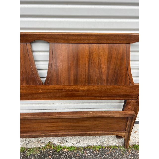 Kent Coffey Mid 20th Century Kent Coffey Perspecta Queen Headboard and Footboard For Sale - Image 4 of 6