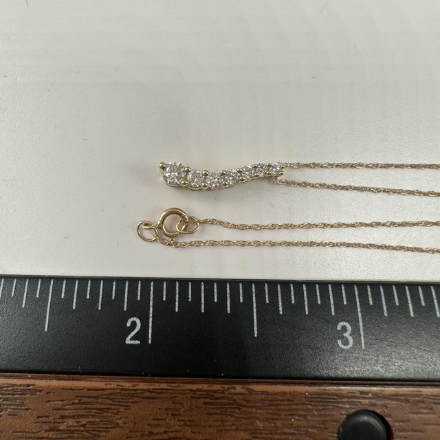 Early 21st Century Diamond Journey Necklace in 10kt Yellow Gold – 0.25ctw, 18in, New For Sale - Image 5 of 5