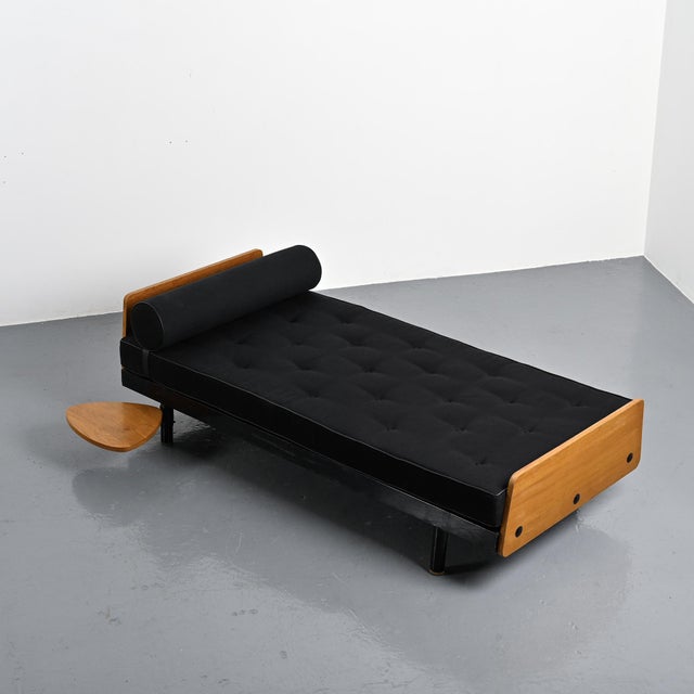 Mid-Century Modern SCAL Daybed by Jean Prouvé for Steph Simon, circa 1960 For Sale - Image 3 of 12