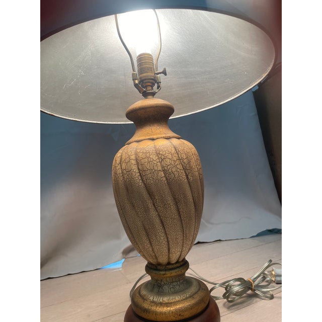 Vintage Swirl Ribbed Crackle Glaze Table Lamp With Dark Wooden Base & Custom Dark Brown Shade For Sale - Image 4 of 8
