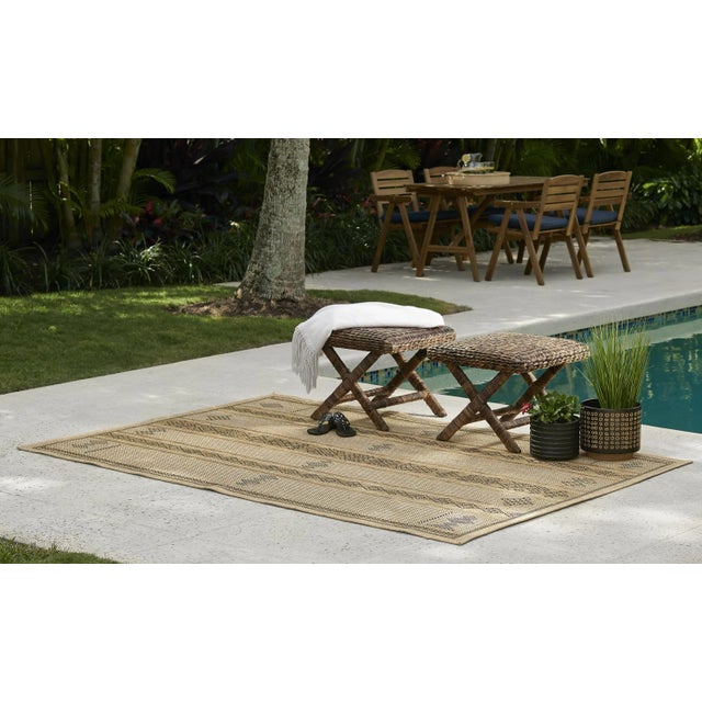 Momeni Contemporary Indoor/Outdoor Hampton Village Rug in Natural, 5'3" x 7' For Sale In Atlanta - Image 6 of 8