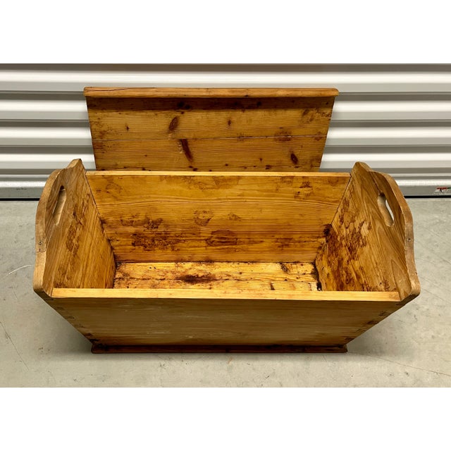 Vintage German Early 1900s Pine Lidded Dough Box For Sale - Image 10 of 11