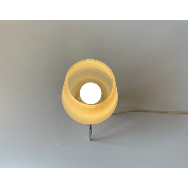 1970s Vintage Rocket Table Lamp in Chrome and Plastic by Rotaflex, 1970s For Sale - Image 5 of 9