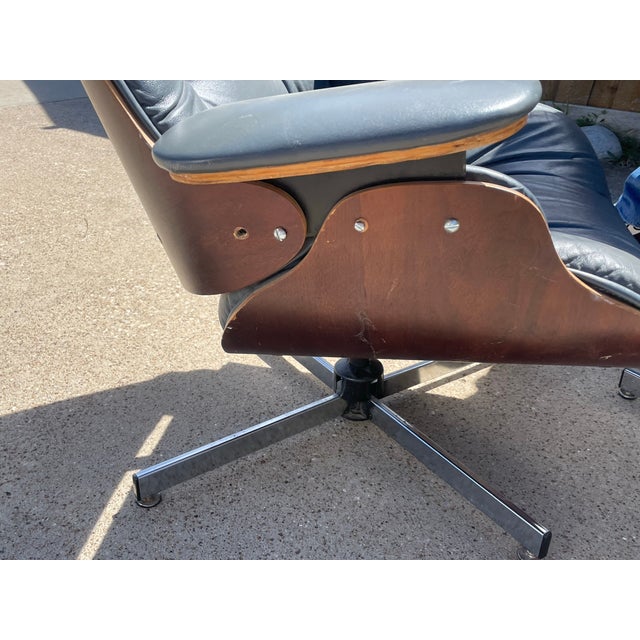 Plycraft Mid-Century Modern Blue Leather Lounge Chair With Ottoman by Plycraft, c.1960’s For Sale - Image 4 of 10