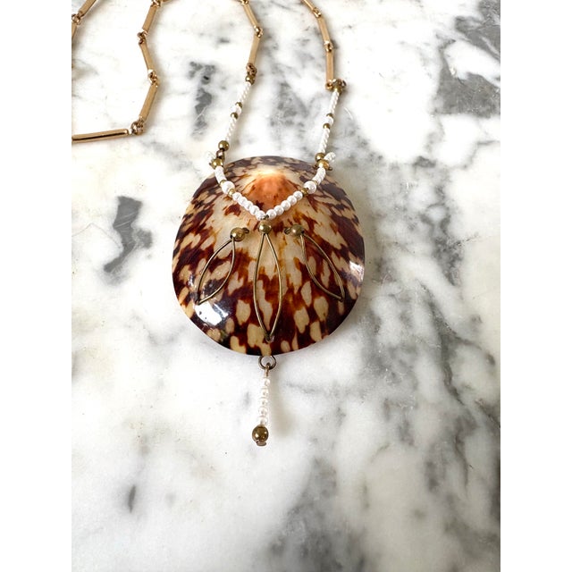 1990s Pearls Over Shell Gold Plated Chain Necklace For Sale - Image 5 of 5