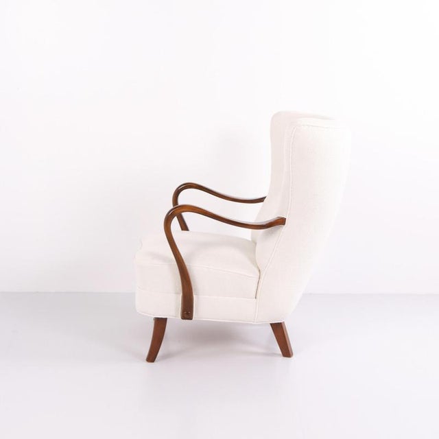 High-Back Armchair Model 23B in Polished Wood and Light Upholstery, 1940s For Sale - Image 3 of 11