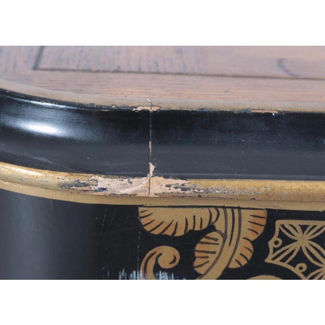 Chinoiserie 1960s Black and Gold Large Chinoiserie Lacquer and Parquet Oak Cocktail Coffee Table For Sale - Image 3 of 6