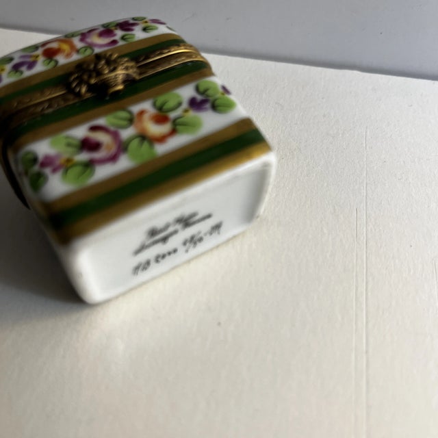 French Vintage Limoges Green Stripe and Roses Box For Sale - Image 3 of 5