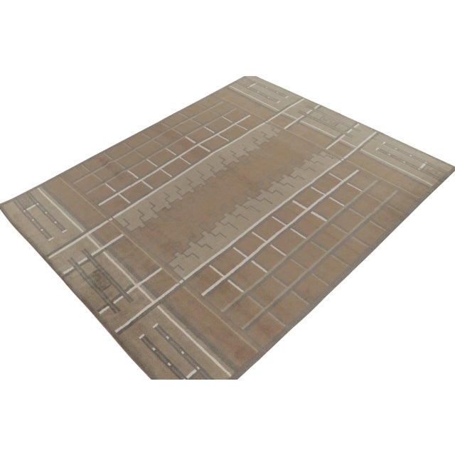 Hand-knotted in wool, an 8x10 ode to Swedish rug styles, from Rug & Kilim’s exciting new Deco Collection. On the Design:...