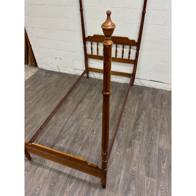 Vintage Twin Size Heywood-Wakefield Old Colony Four Poster Bed For Sale - Image 13 of 17